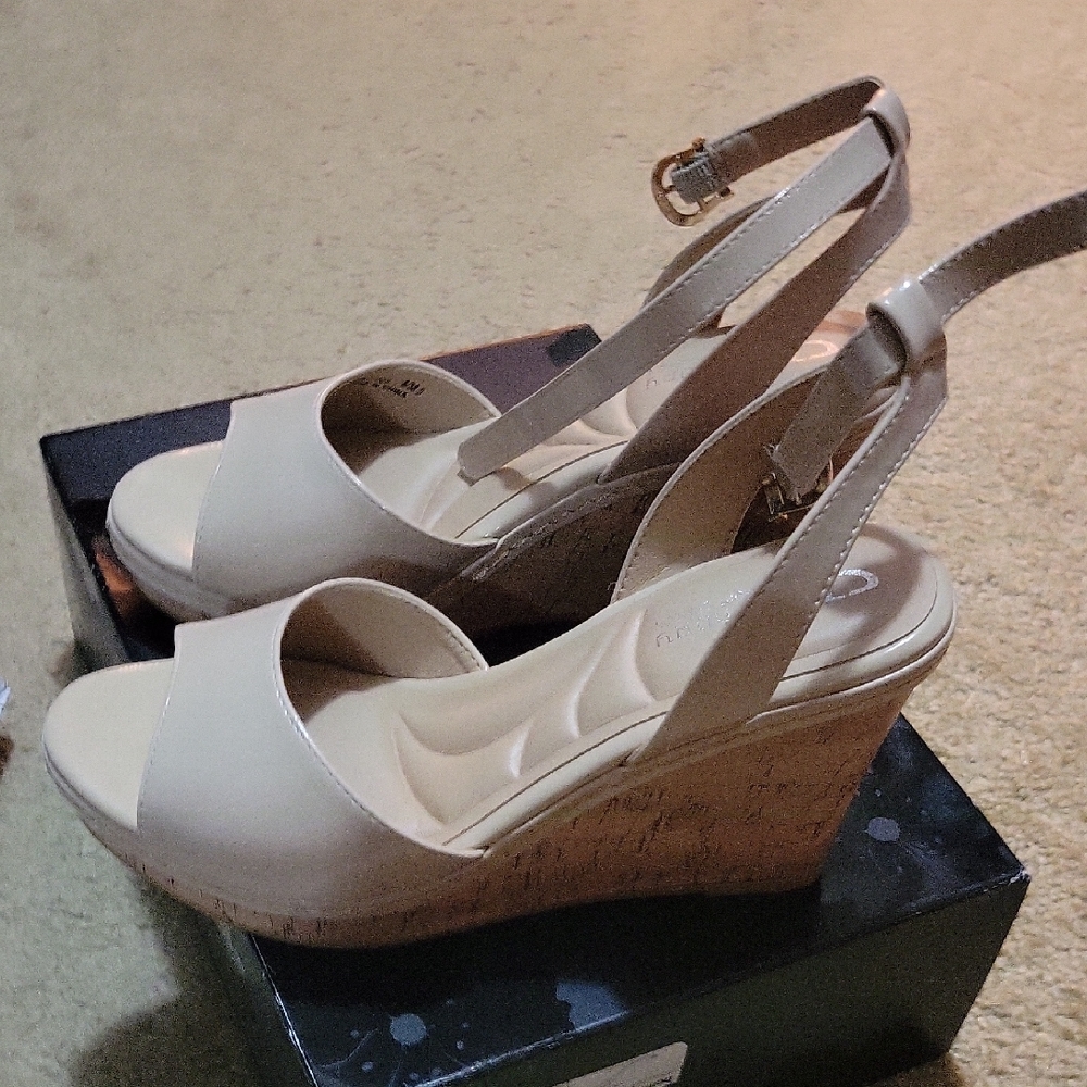 CL by Laundry Cream Wedge Sandals